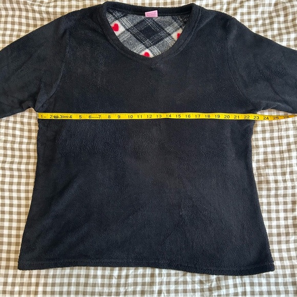 Cozy Valentine’s Day Fleece Pajama Set - Size XL - Picture 3 of 15